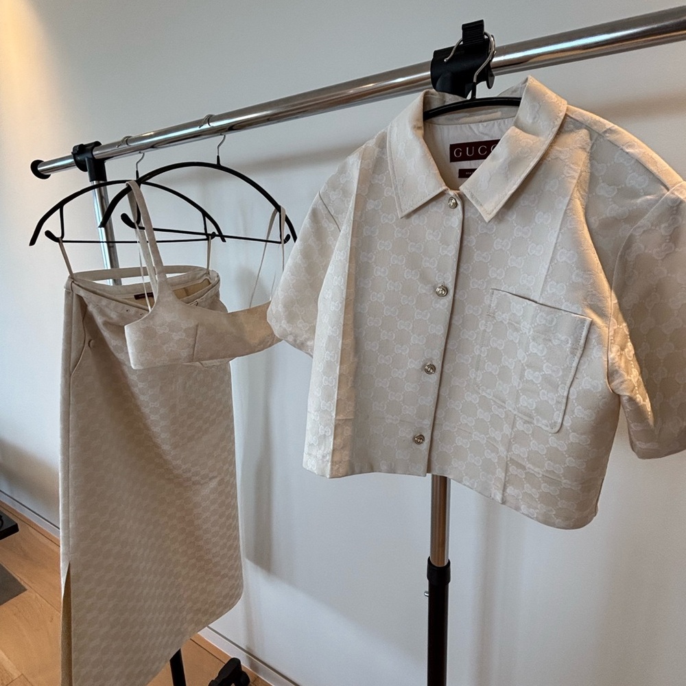Gucci GG Gabardine Cream Ivory Monogram Cropped Jacket, Skirt & Bralette Set